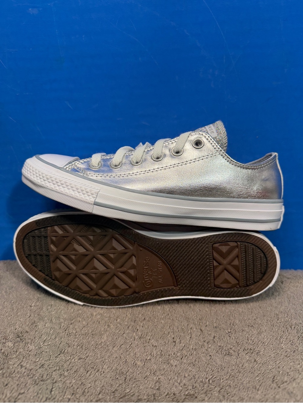 Converse 
Brand new - Picture 4 of 7